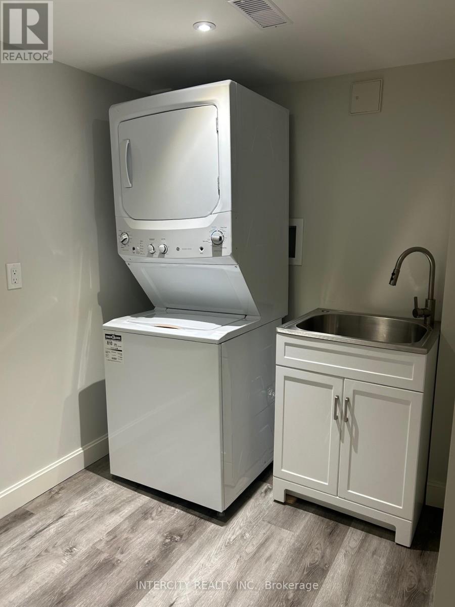 Bsmt - 10 Hopkins Crescent, Bradford West Gwillimbury, Ontario  L3Z 1R6 - Photo 10 - N12950404