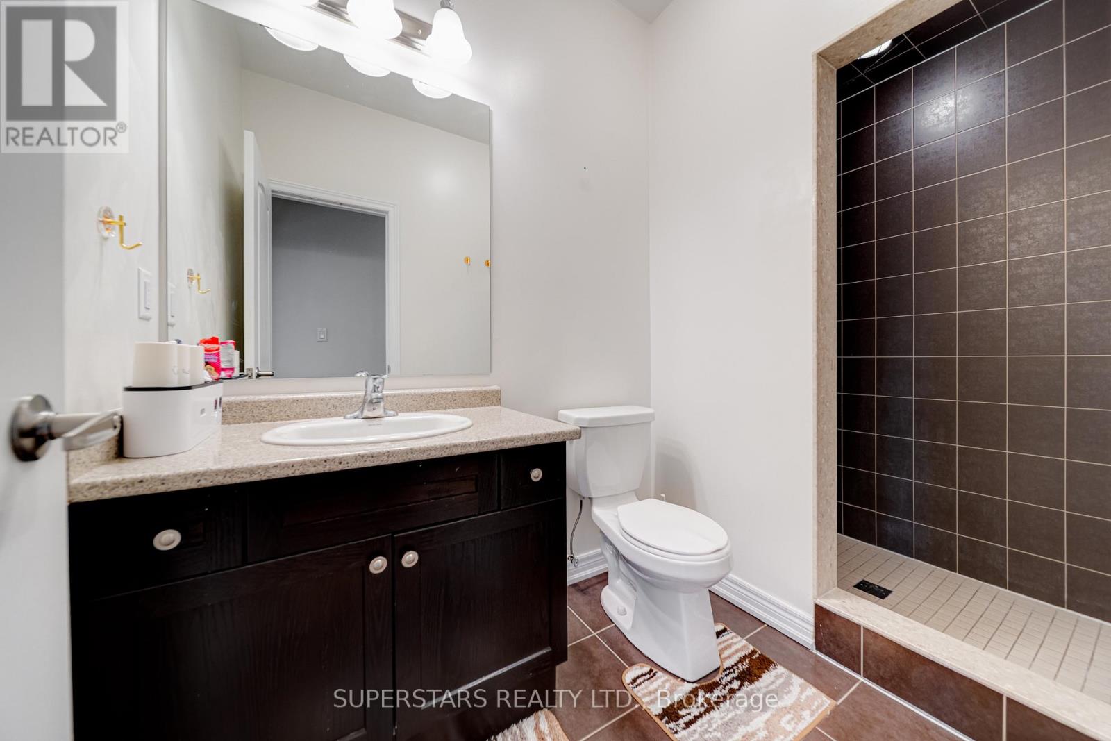 8 Villa Ada Drive, Markham, Ontario  L6B 1N7 - Photo 15 - N12950448