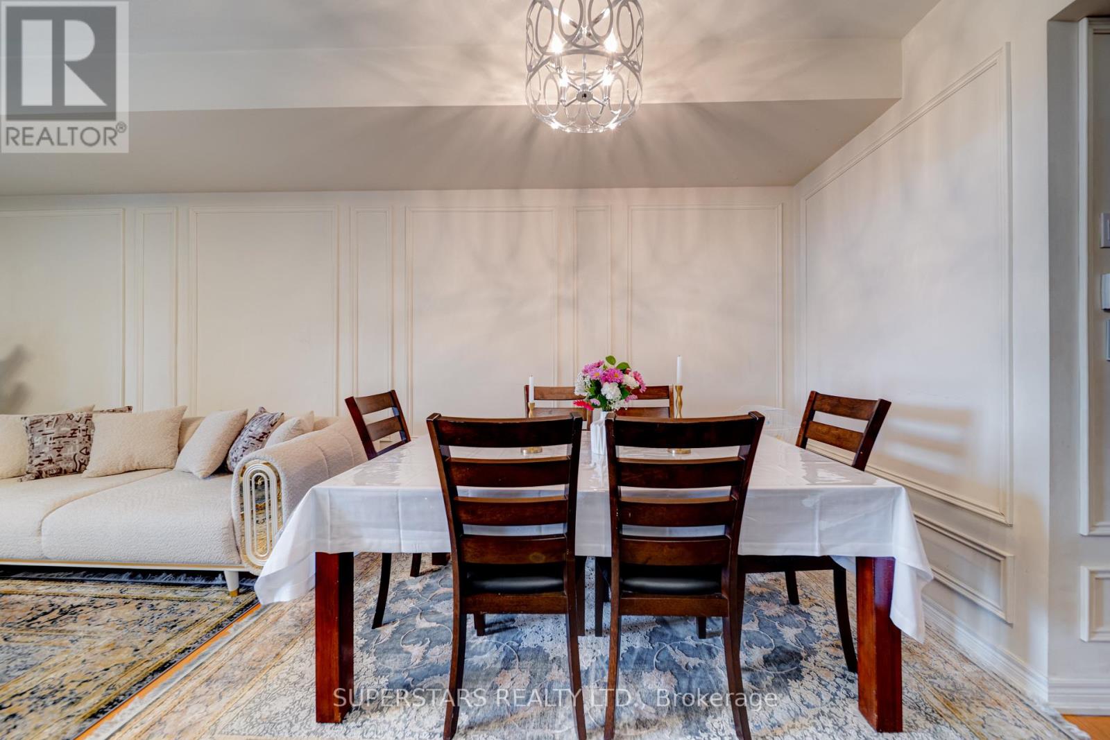 8 Villa Ada Drive, Markham, Ontario  L6B 1N7 - Photo 4 - N12950448