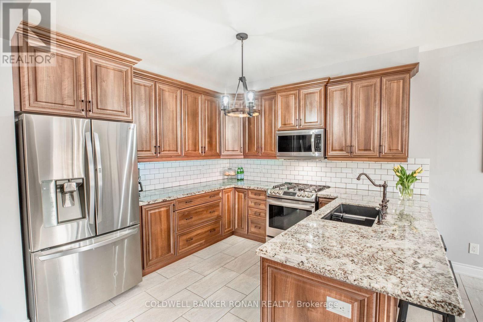 18 Jones Street, New Tecumseth, Ontario  L9R 0C1 - Photo 10 - N12950470