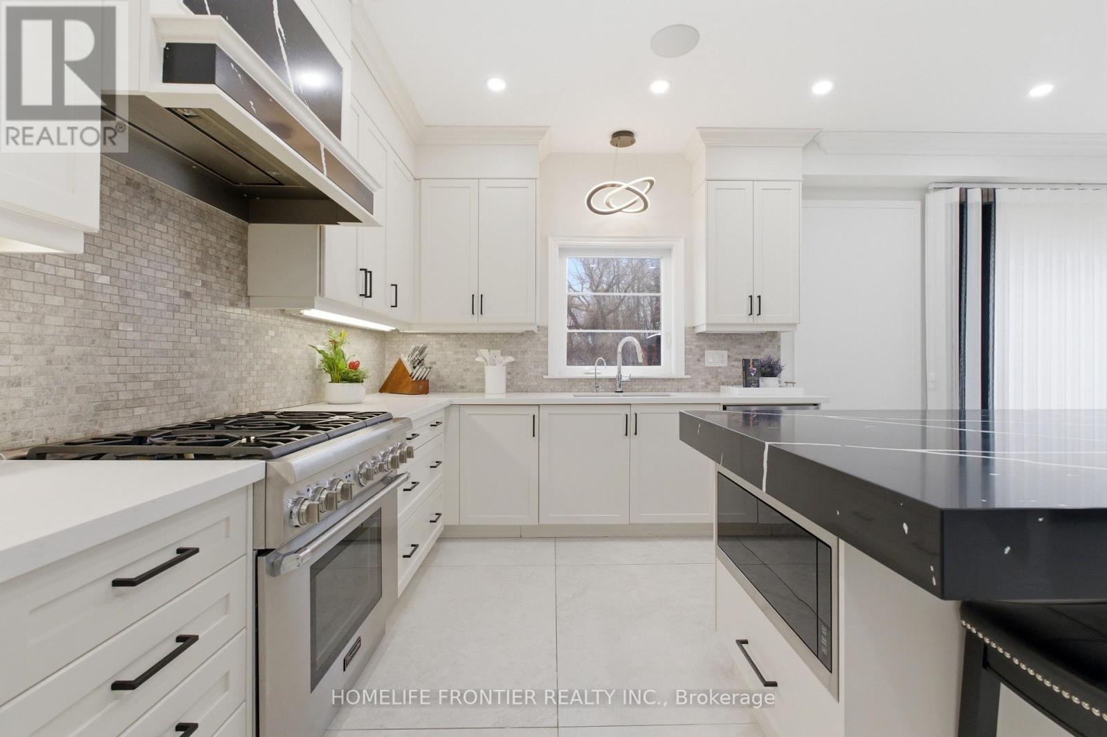 1195 Shore Acres Drive, Innisfil, Ontario  L0L 1R0 - Photo 19 - N12950580