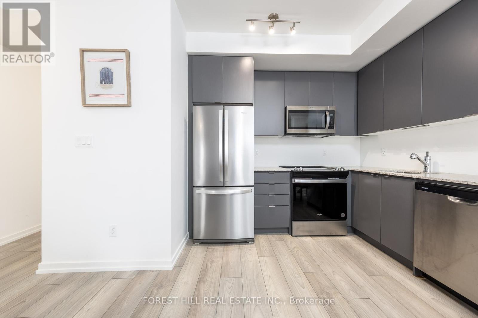 2 - 18 Lytham Green Circle, Newmarket, Ontario  L3Y 0H4 - Photo 6 - N12950588