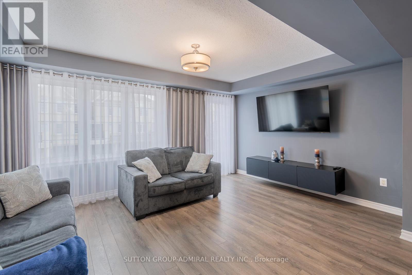 70 Minlow Way, Aurora, Ontario  L4G 0Y1 - Photo 10 - N12950634