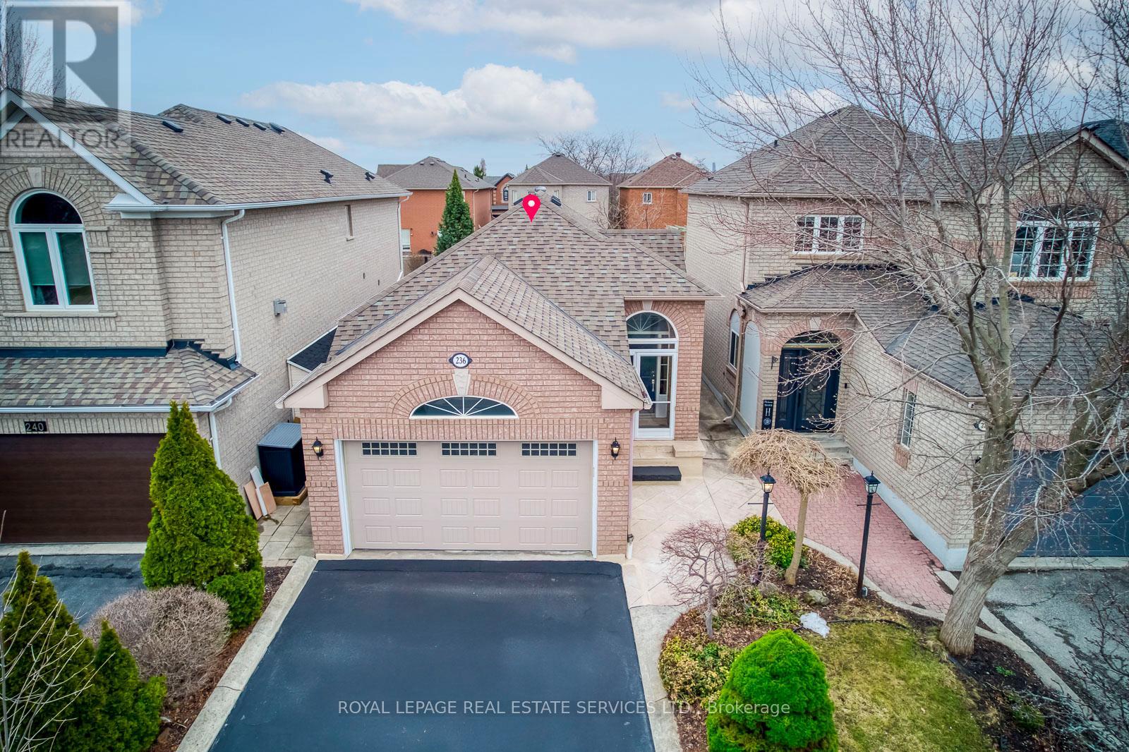 236 SLYWOOD CRESCENT, Vaughan, Ontario