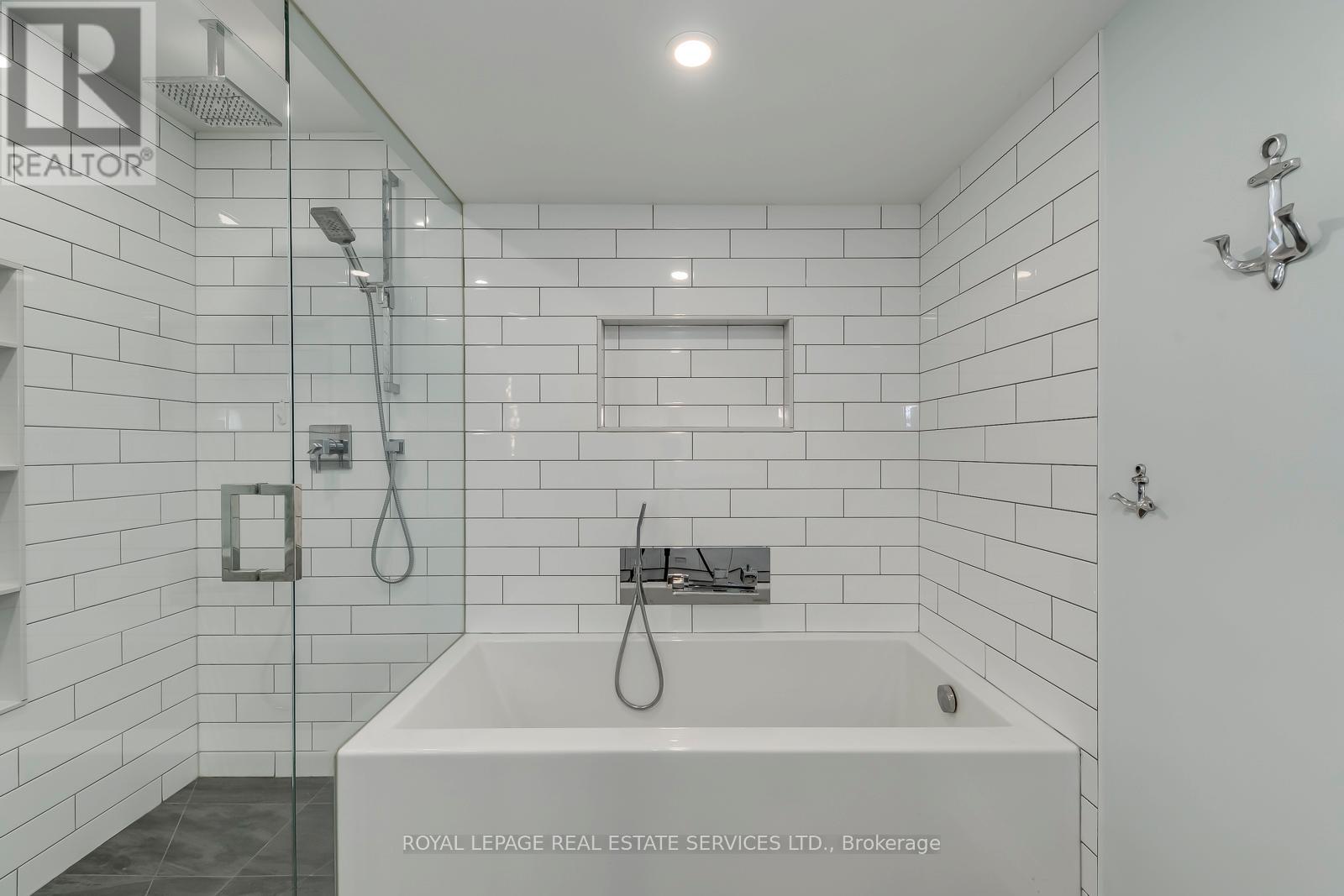 236 Slywood Crescent, Vaughan, Ontario  L6A 2P9 - Photo 38 - N12950694