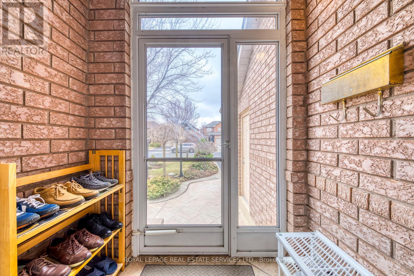 236 Slywood Crescent, Vaughan, Ontario  L6A 2P9 - Photo 8 - N12950694