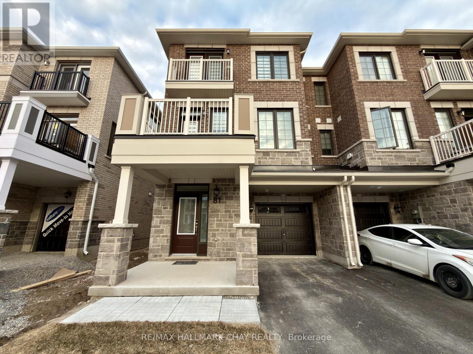 81 Vinewood Crescent, Barrie, Ontario  L9J 0B7 - Photo 2 - S12950340