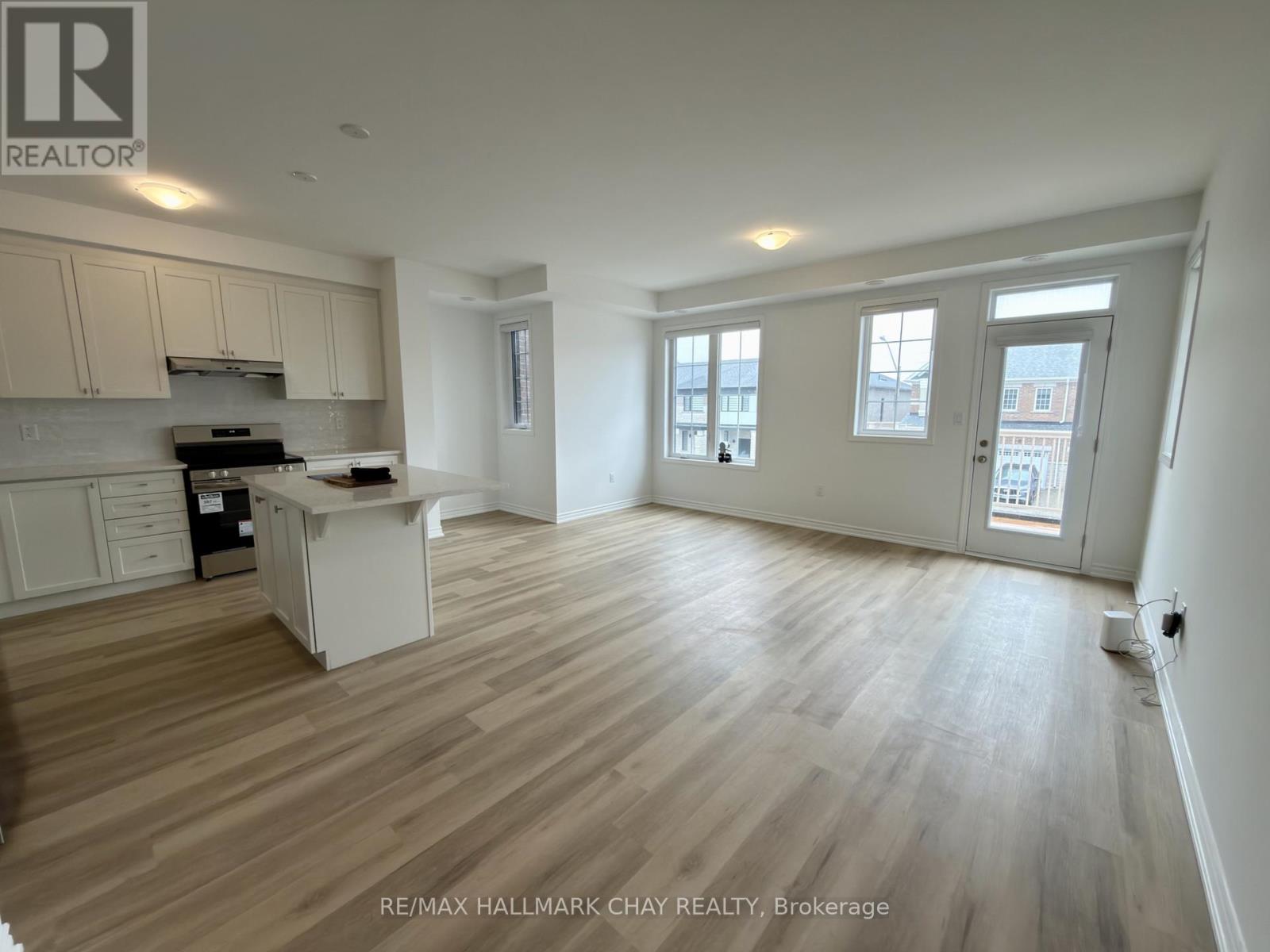 81 Vinewood Crescent, Barrie, Ontario  L9J 0B7 - Photo 9 - S12950340