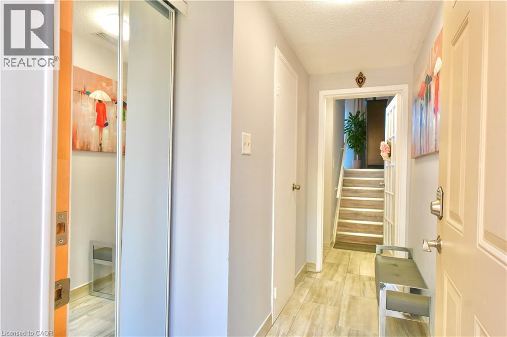 11 Harrisford Street Unit# 98, Hamilton, Ontario  L8K 6L7 - Photo 4 - 40817124