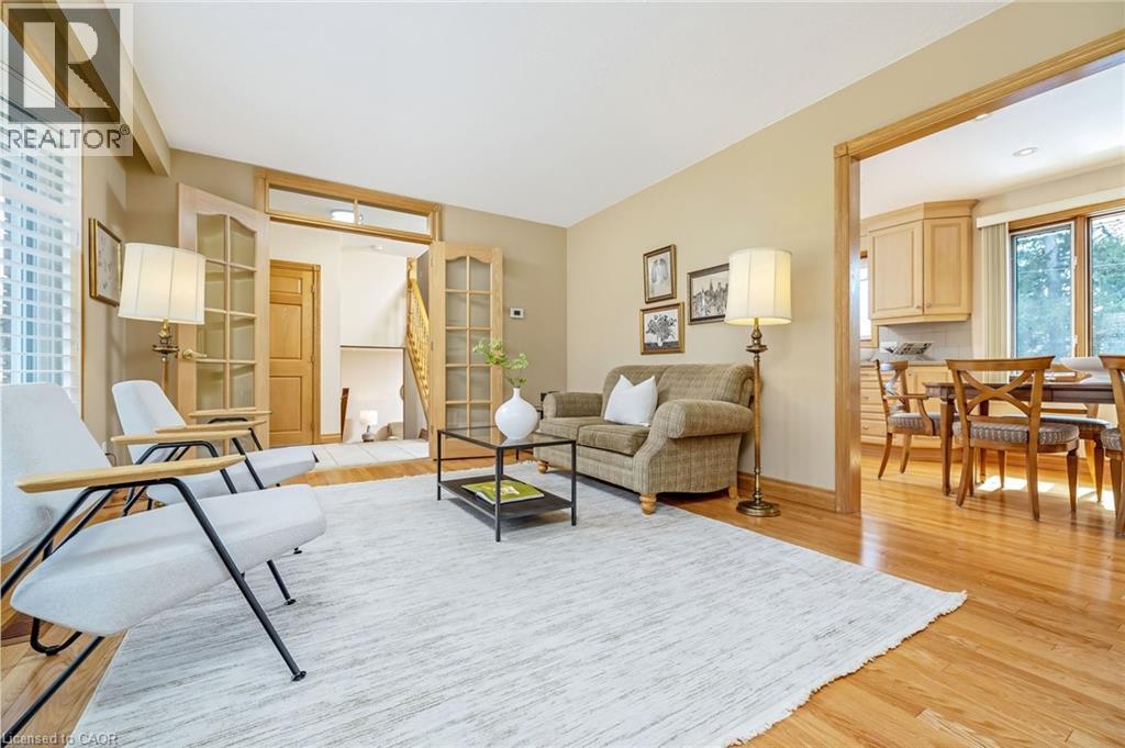 224 White Pines Drive, Burlington, Ontario  L7L 4E7 - Photo 6 - 40816732