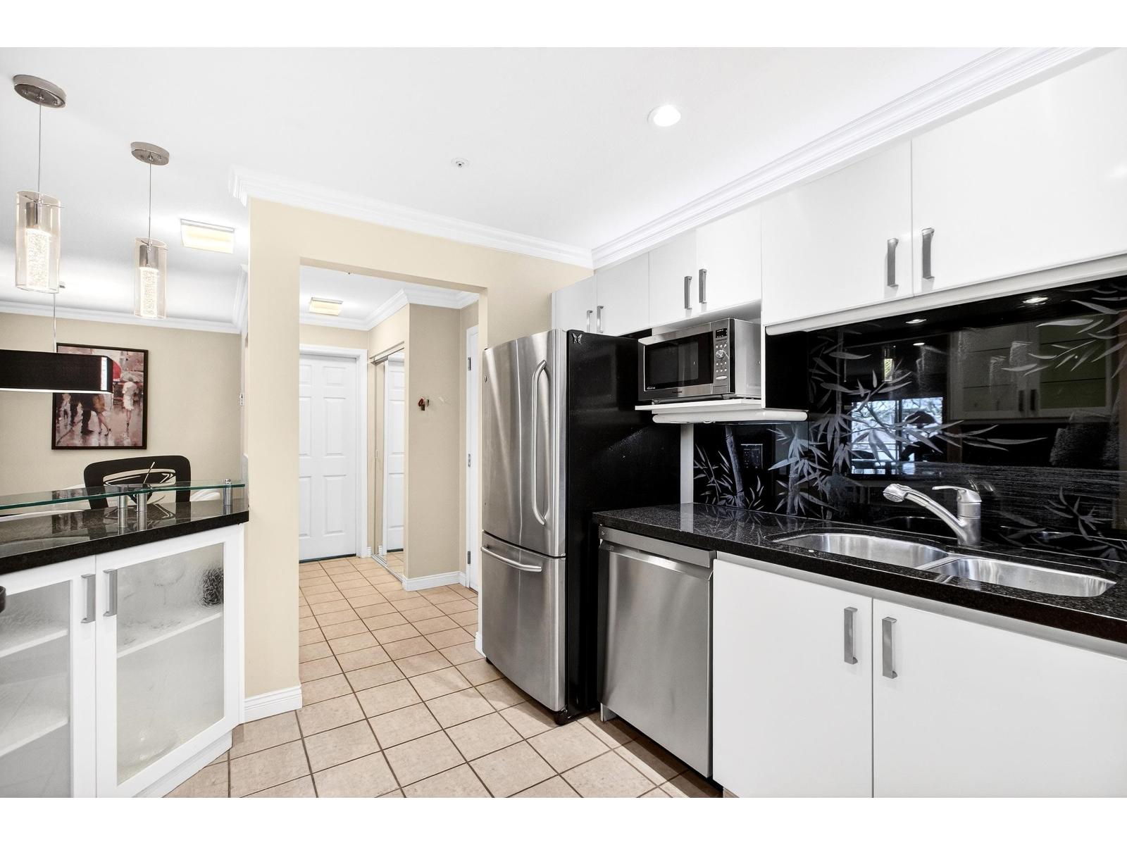 205 15140 29a Avenue, Surrey, British Columbia  V4P 3B1 - Photo 5 - R3105403