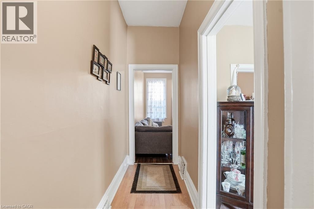 211 West Avenue N, Hamilton, Ontario  L8L 5C7 - Photo 3 - 40817174