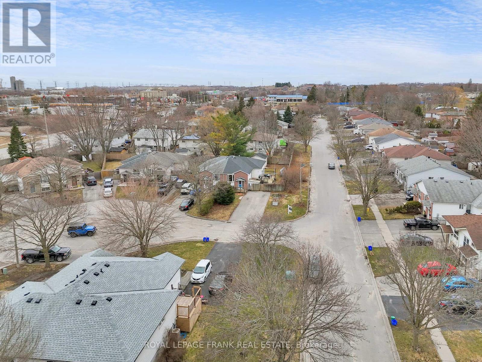 2 Fairbairn Court S, Clarington, Ontario L1C 4K9 - Photo 2 - E12950908