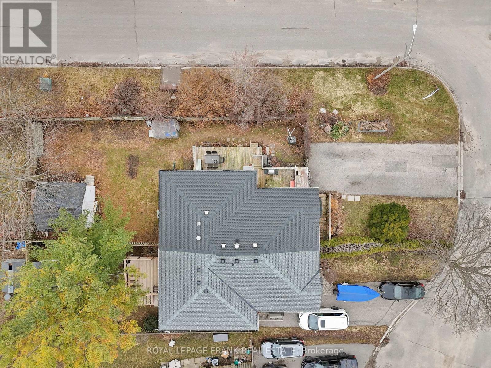 2 Fairbairn Court S, Clarington, Ontario L1C 4K9 - Photo 4 - E12950908