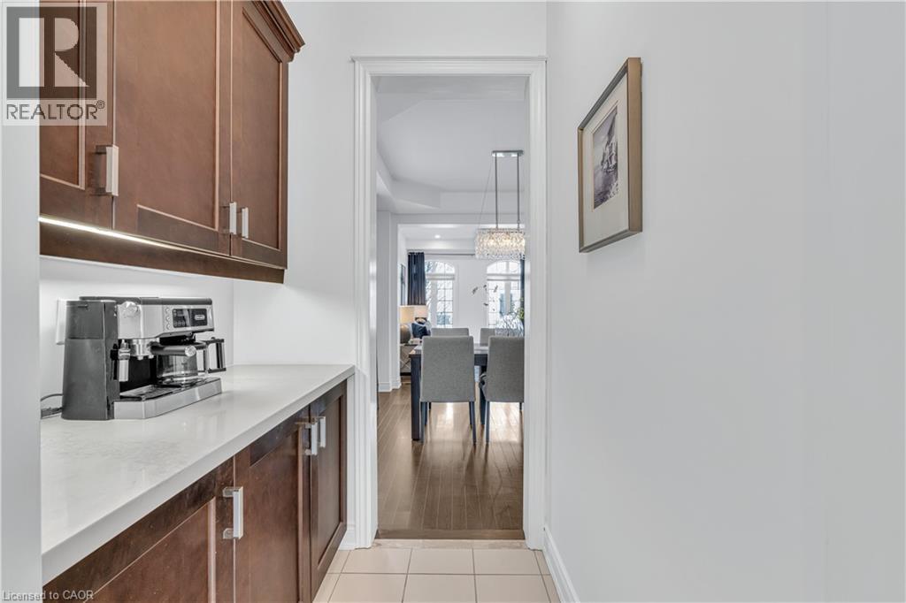 202 Innville Crescent, Oakville, Ontario  L6L 0B8 - Photo 9 - 40809198