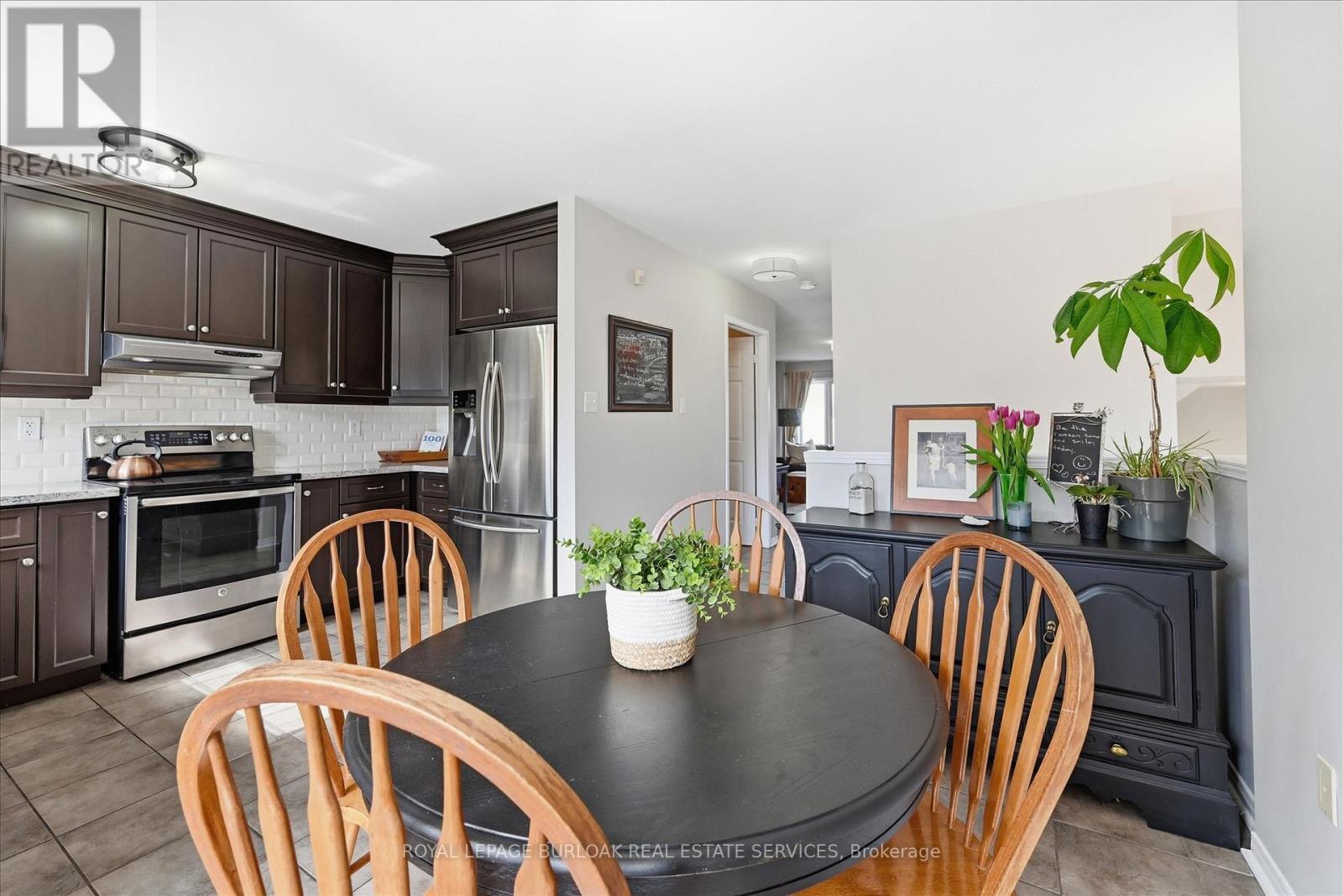 6 - 5110 Fairview Street, Burlington, Ontario  L7L 7H6 - Photo 6 - W12950252