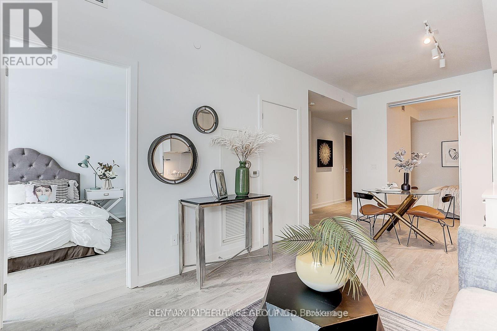 2009 - 1926 Lake Shore Boulevard W, Toronto, Ontario  M6S 1A1 - Photo 11 - W12950254