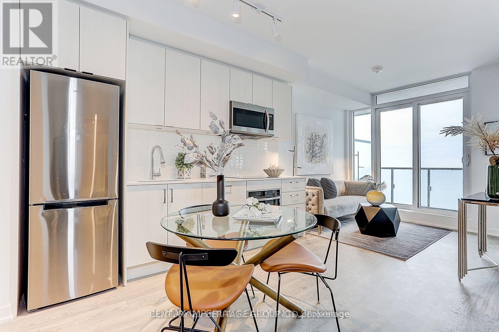 2009 - 1926 Lake Shore Boulevard W, Toronto, Ontario  M6S 1A1 - Photo 2 - W12950254