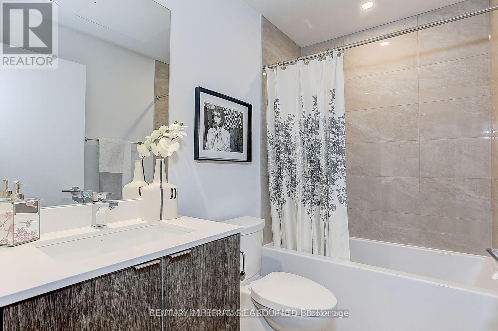 2009 - 1926 Lake Shore Boulevard W, Toronto, Ontario  M6S 1A1 - Photo 6 - W12950254