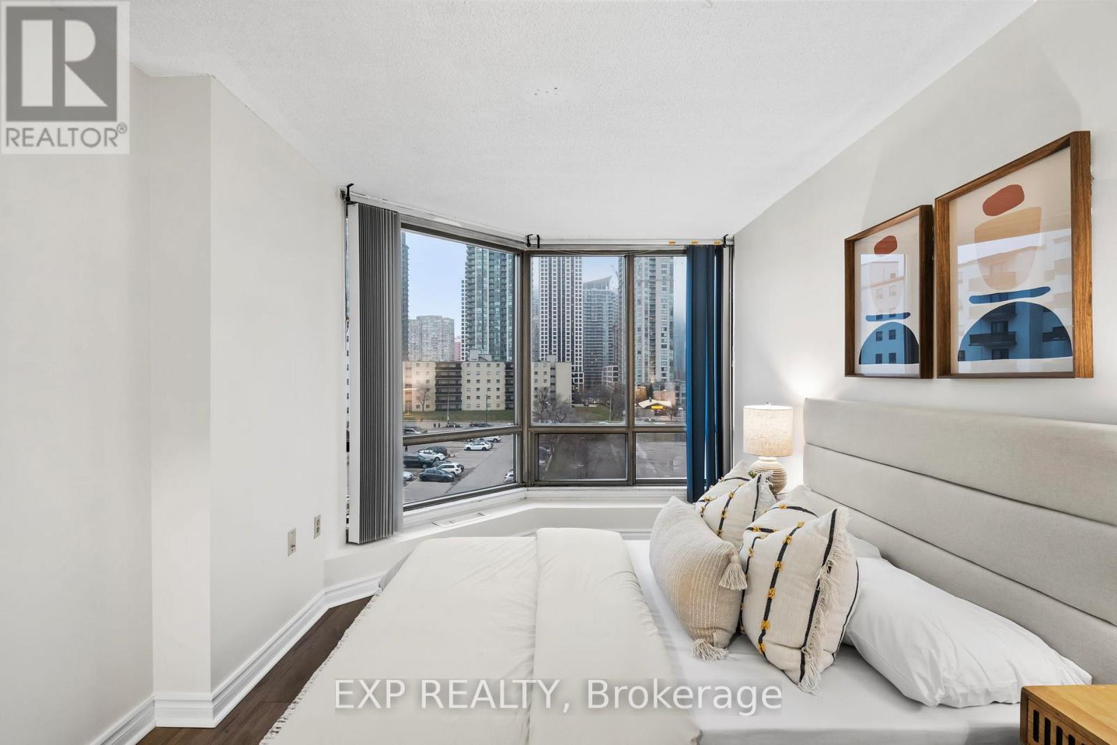 707 - 25 Fairview Road W, Mississauga, Ontario  L5B 3Y8 - Photo 17 - W12950262