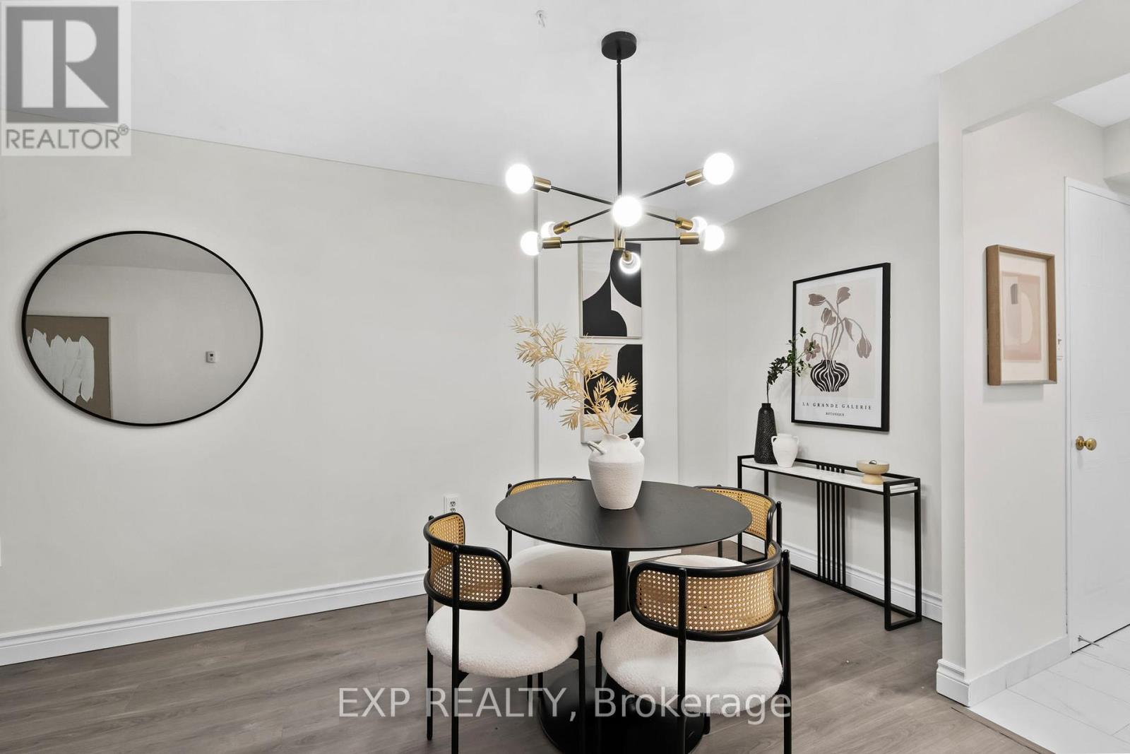 707 - 25 Fairview Road W, Mississauga, Ontario  L5B 3Y8 - Photo 3 - W12950262