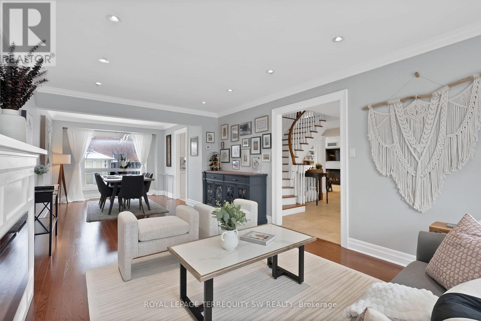 1169 Carlo Court, Mississauga, Ontario  L4W 3N6 - Photo 10 - W12950282