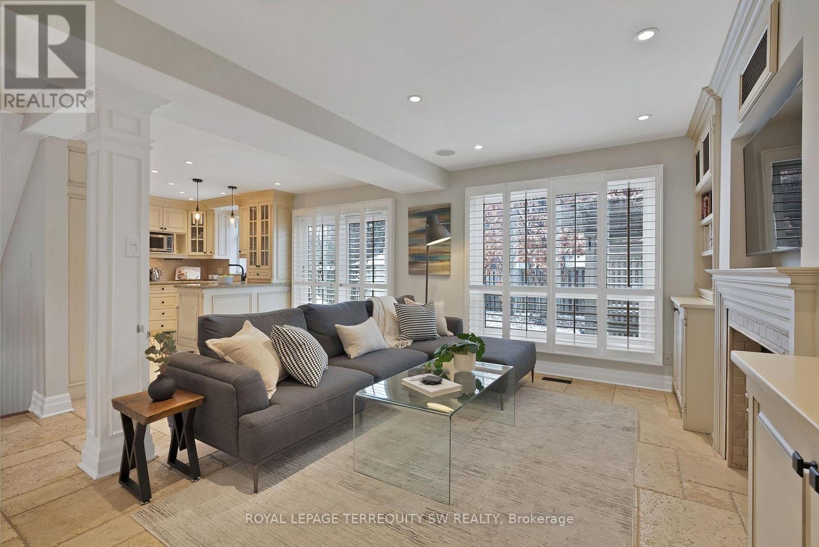 1169 Carlo Court, Mississauga, Ontario  L4W 3N6 - Photo 19 - W12950282