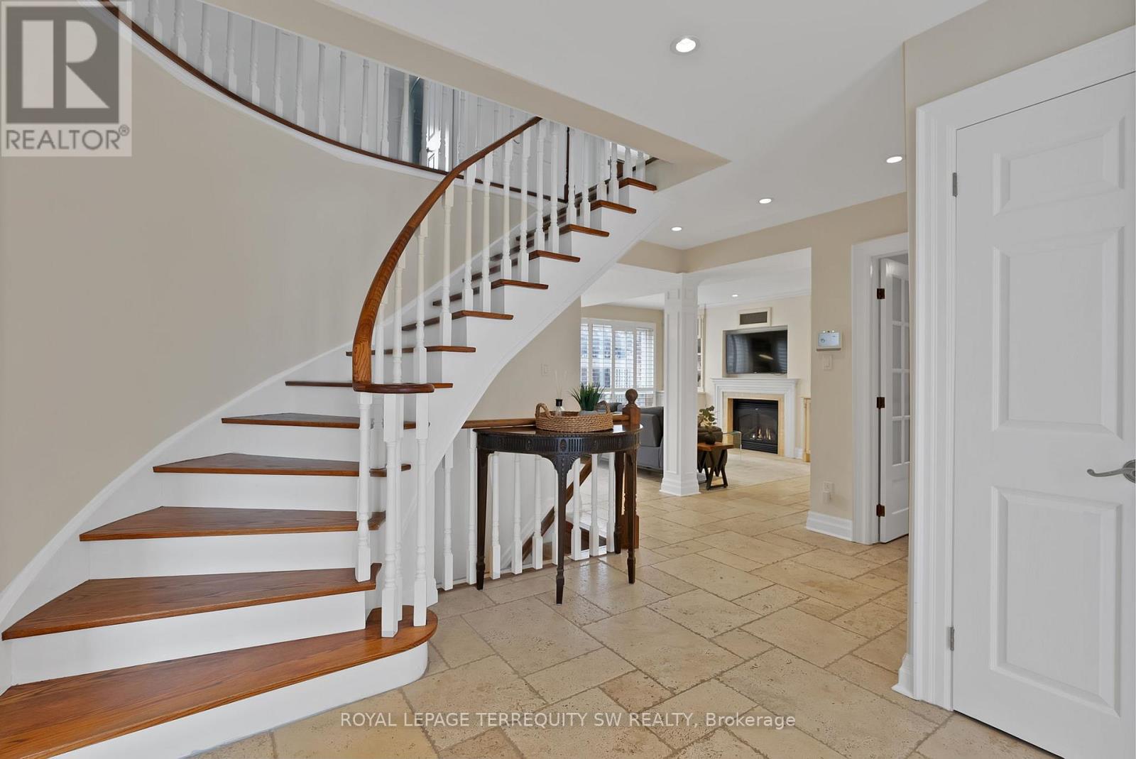 1169 Carlo Court, Mississauga, Ontario  L4W 3N6 - Photo 23 - W12950282