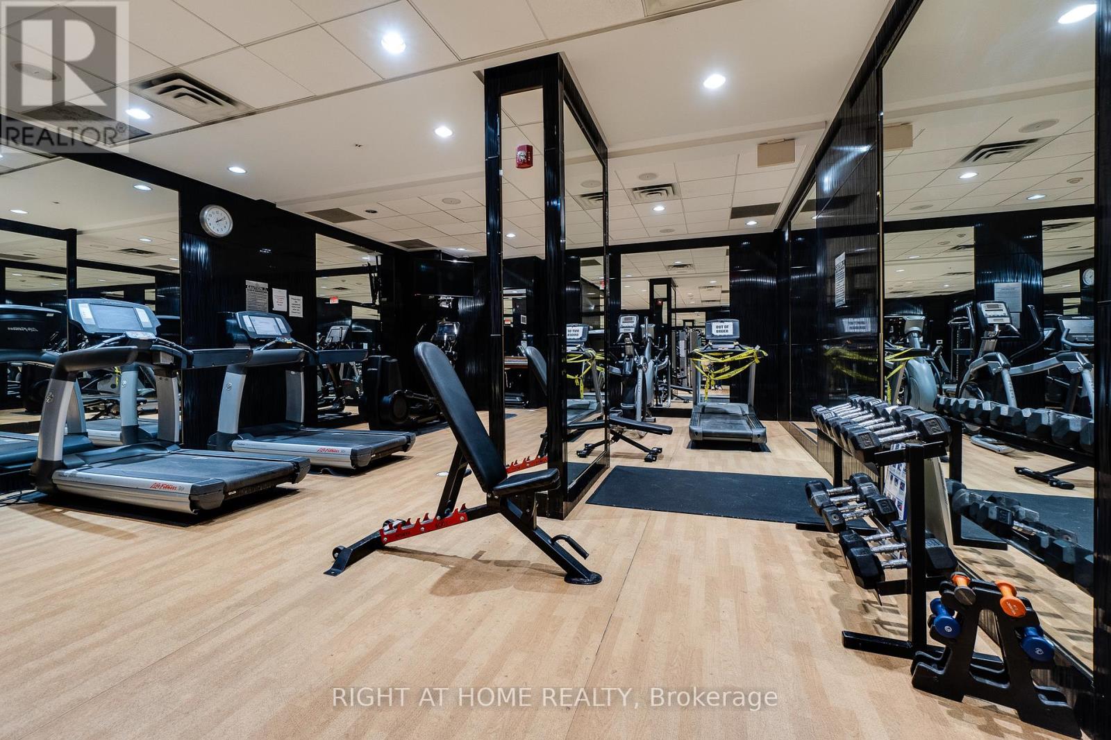 1713 - 310 Burnhamthorpe Road W, Mississauga, Ontario  L5B 4P9 - Photo 26 - W12950288