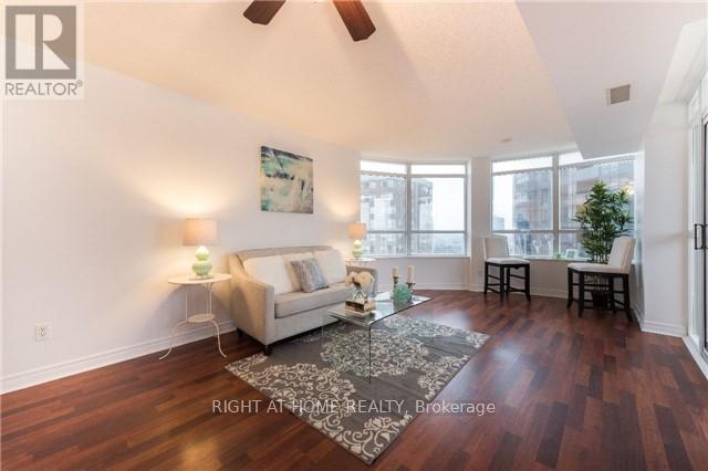 1713 - 310 Burnhamthorpe Road W, Mississauga, Ontario  L5B 4P9 - Photo 5 - W12950288