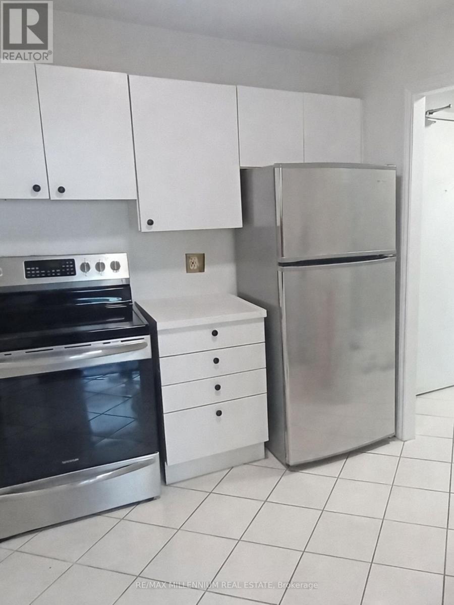 611 - 3559 Eglinton Avenue, Toronto, Ontario  M6M 5C6 - Photo 5 - W12950316