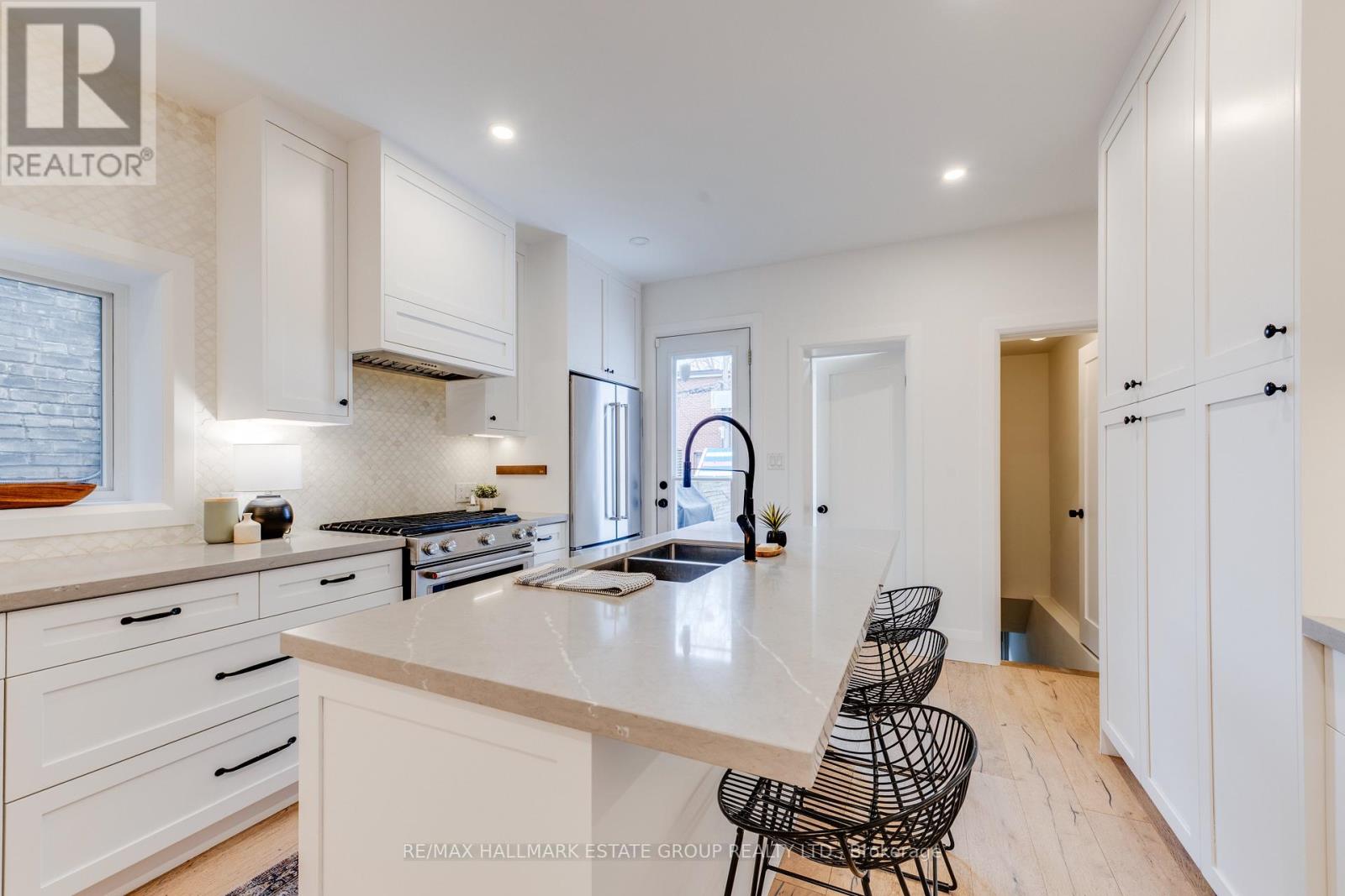 4 Adrian Avenue, Toronto, Ontario  M6N 1A1 - Photo 14 - W12950320