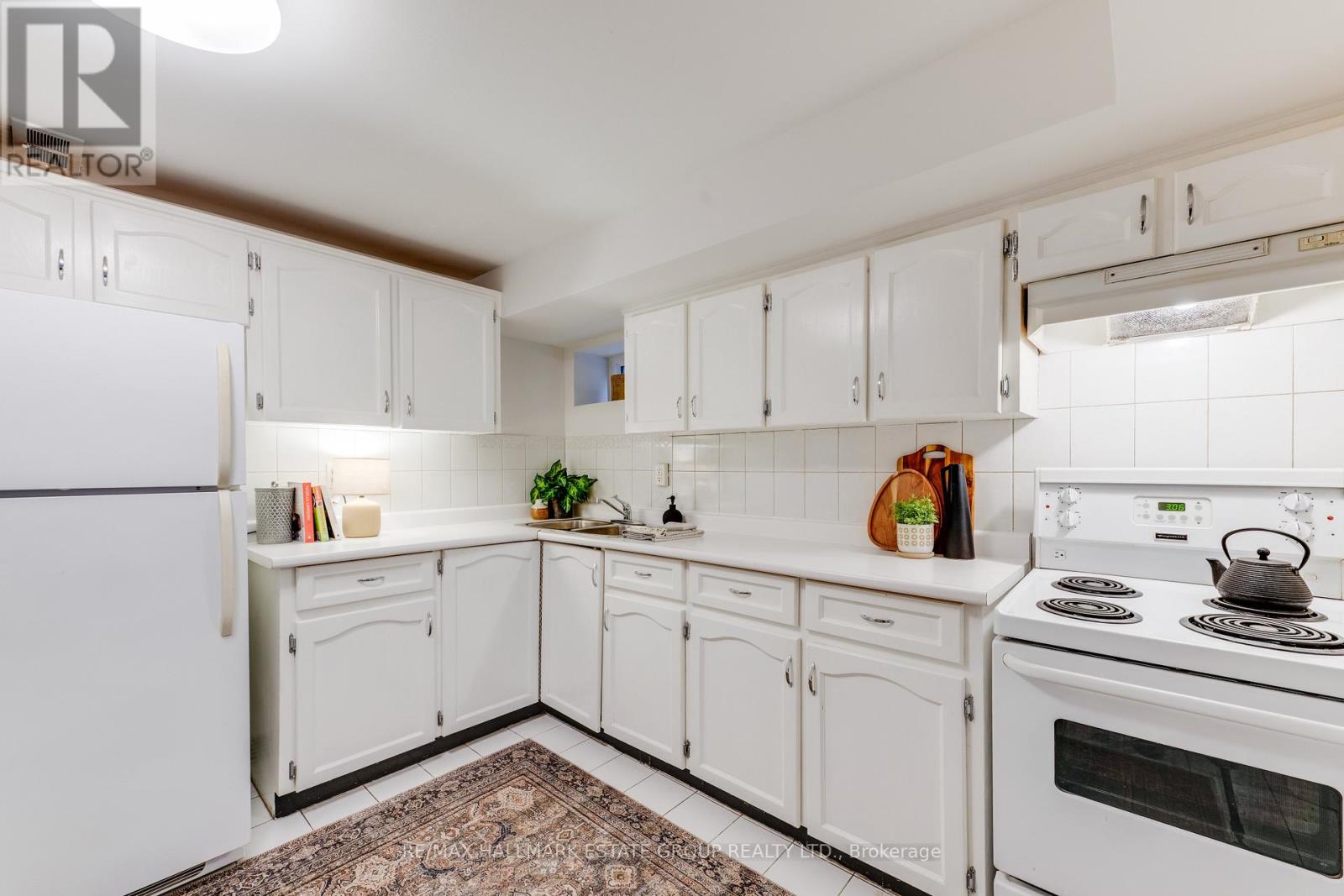 4 Adrian Avenue, Toronto, Ontario  M6N 1A1 - Photo 32 - W12950320