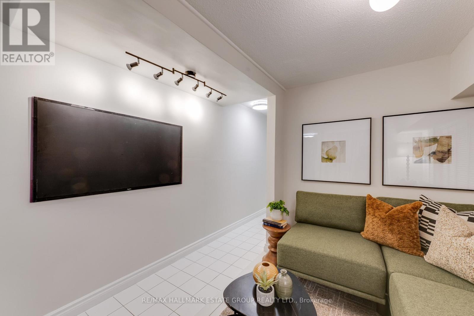 4 Adrian Avenue, Toronto, Ontario  M6N 1A1 - Photo 39 - W12950320