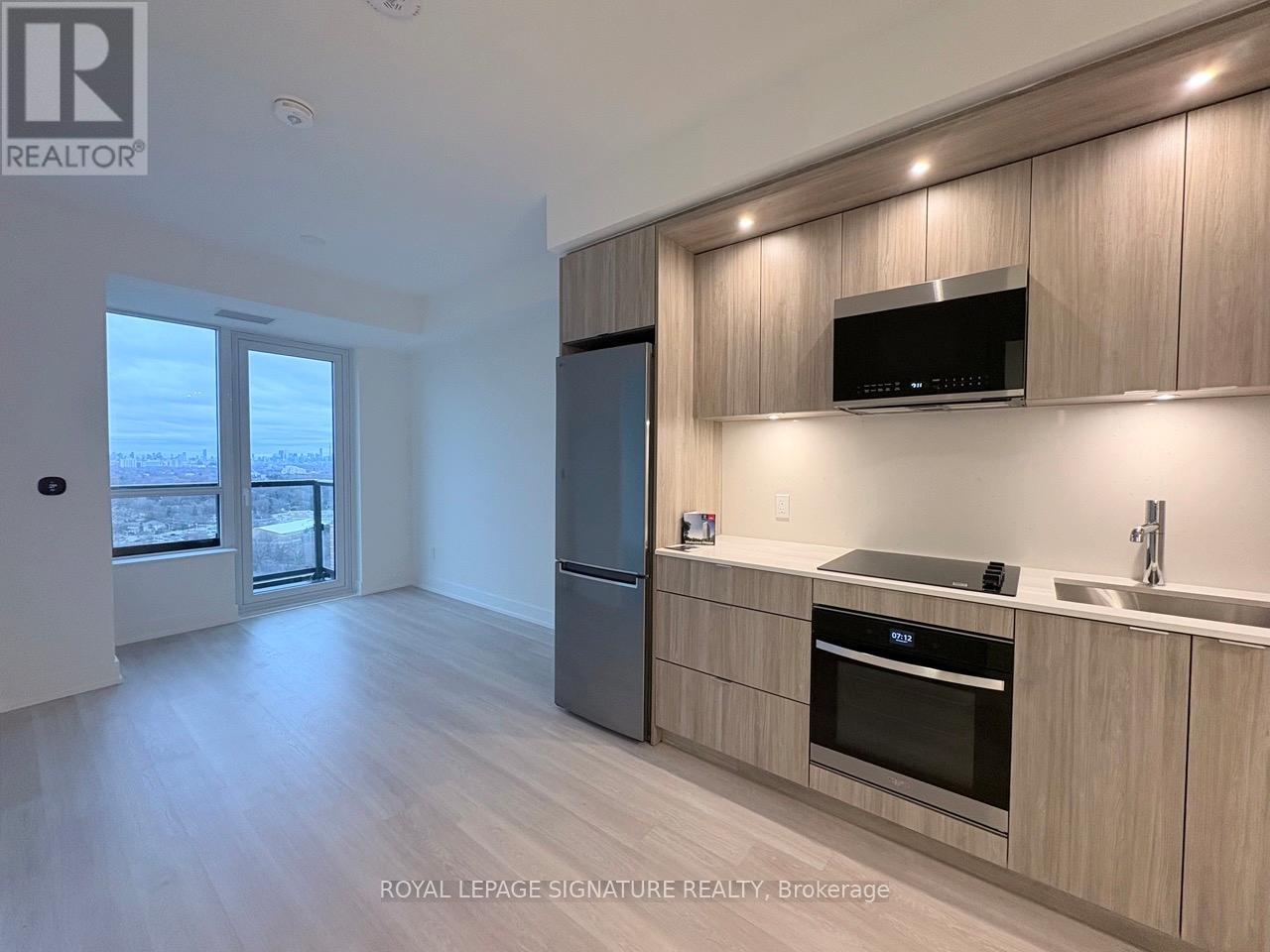 2214 - 60 CENTRAL PARK ROADWAY, Toronto, Ontario