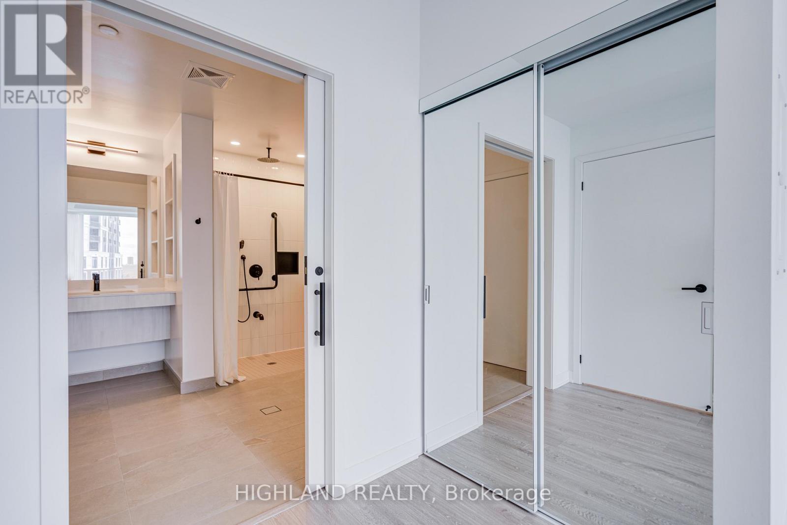 616 - 2495 Eglinton Avenue W, Mississauga, Ontario  L5M 2T2 - Photo 24 - W12950390