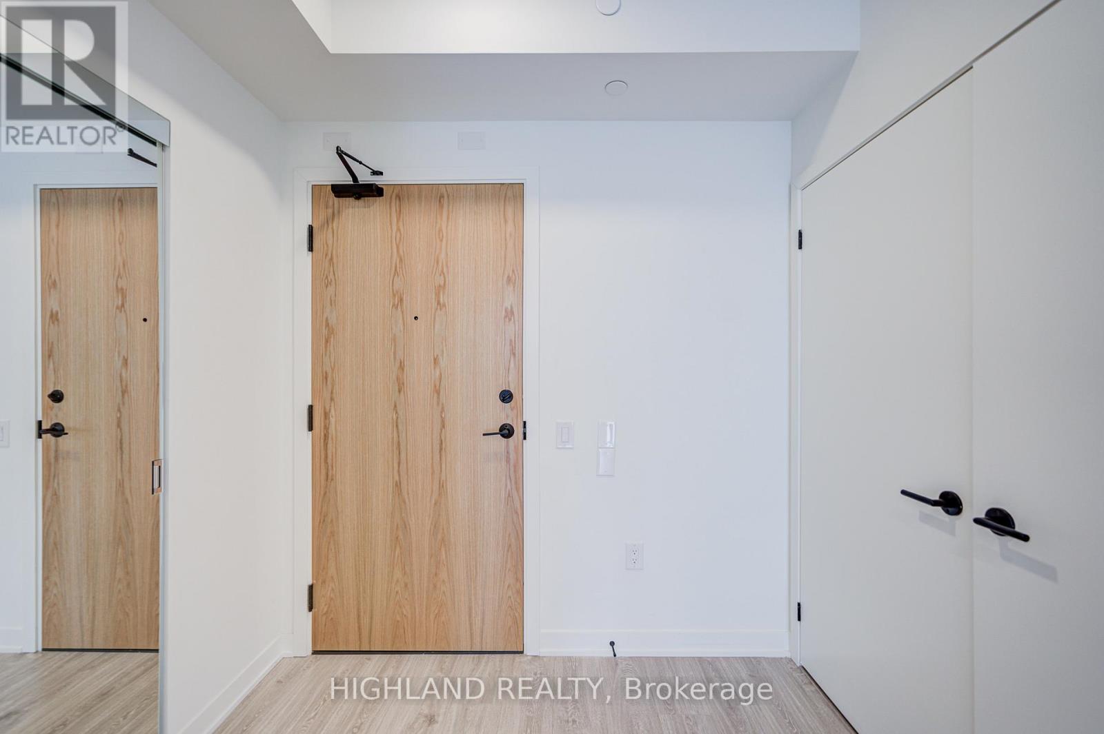 616 - 2495 Eglinton Avenue W, Mississauga, Ontario  L5M 2T2 - Photo 7 - W12950390