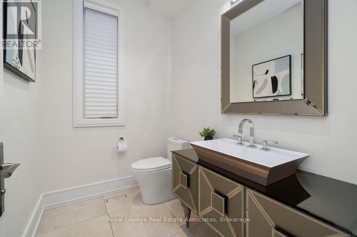 63 Troy Street, Mississauga, Ontario  L5G 1S6 - Photo 18 - W12950394