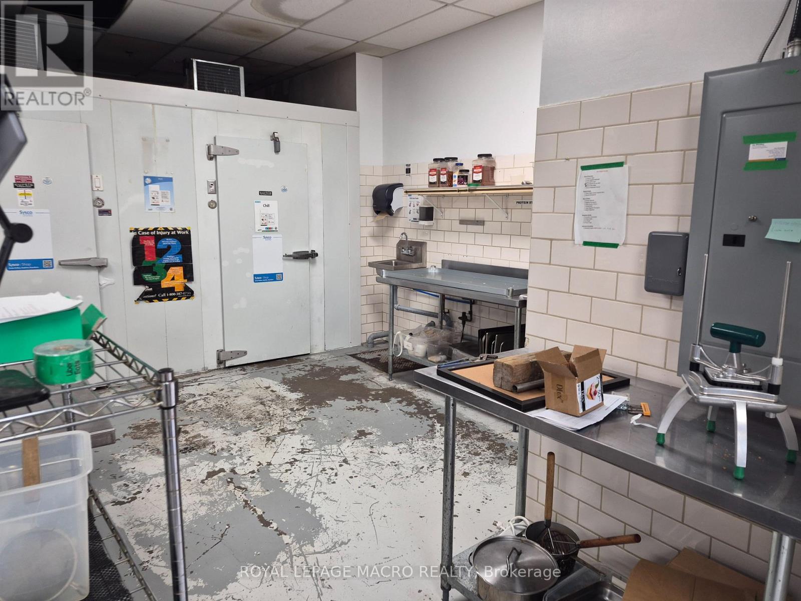 5 - 2195 Wyecroft Road, Oakville, Ontario  L6L 5L7 - Photo 7 - W12950412