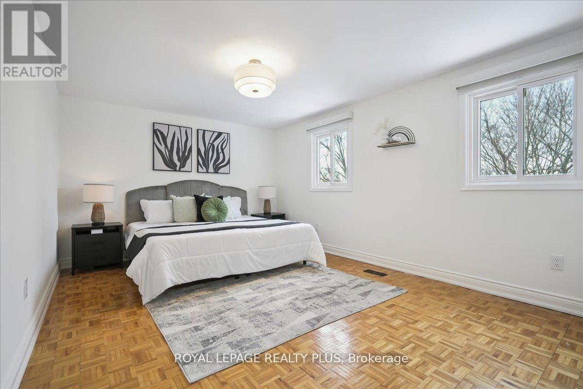 3655 Burnbrae Drive, Mississauga, Ontario  L5C 2R6 - Photo 22 - W12950416