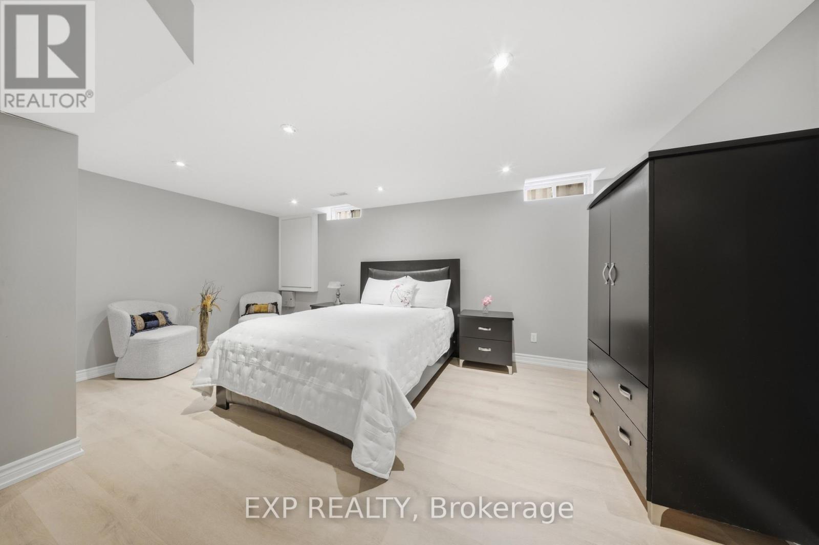 1360 Hill Street, Milton, Ontario  L9T 6M3 - Photo 37 - W12950442