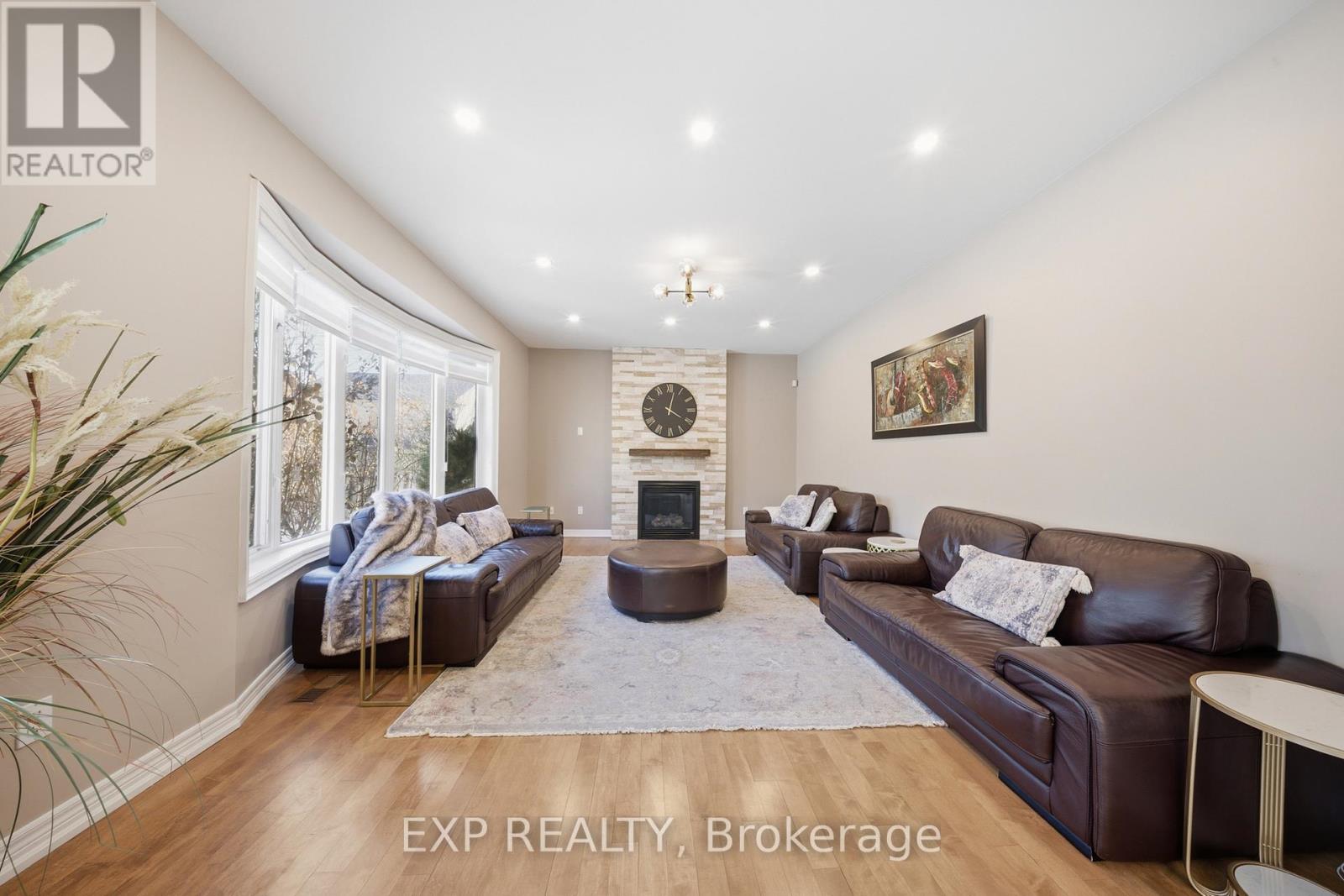 1360 Hill Street, Milton, Ontario  L9T 6M3 - Photo 9 - W12950442