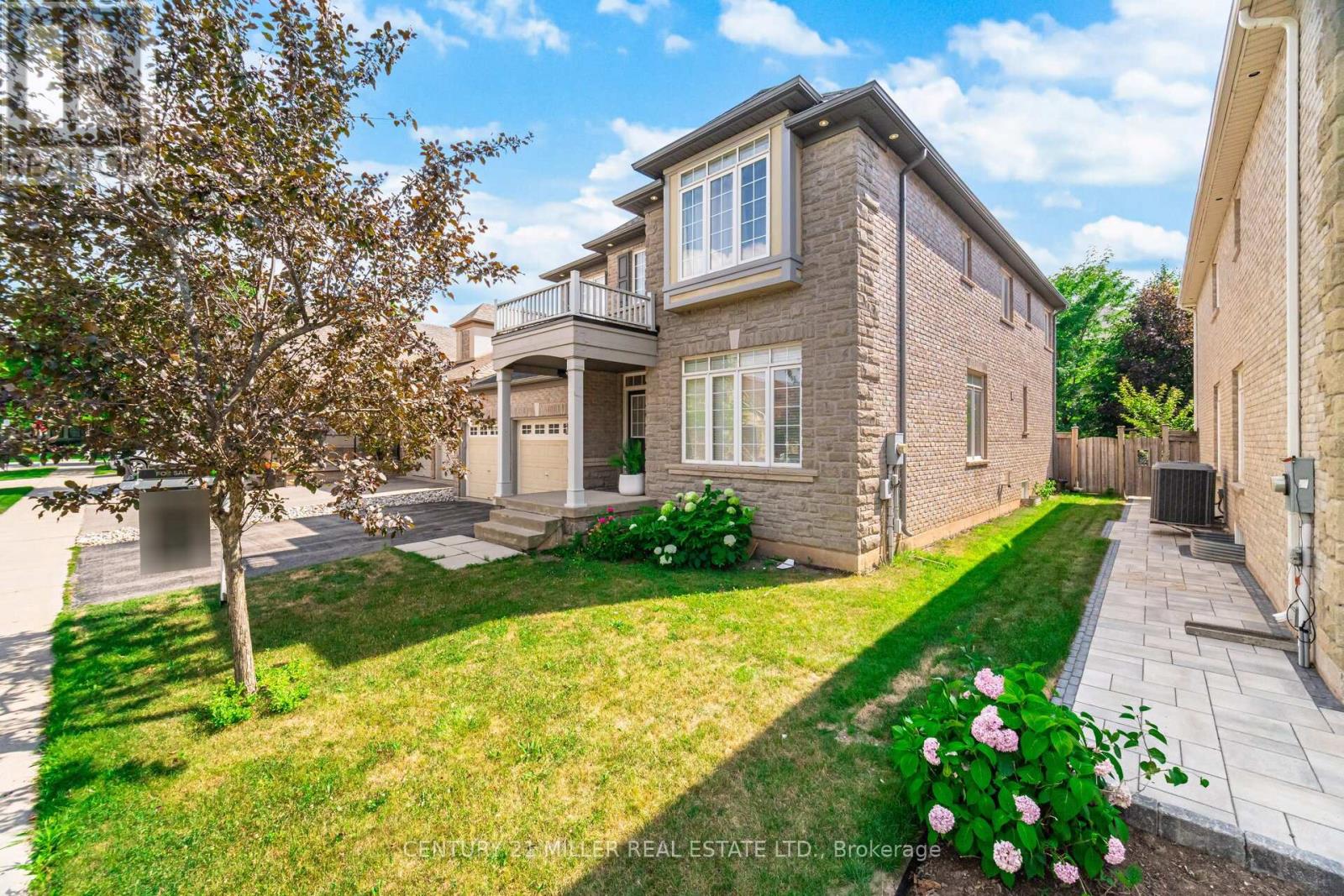 2098 Wildfel Way, Oakville, Ontario  L6M 0E2 - Photo 2 - W12950454