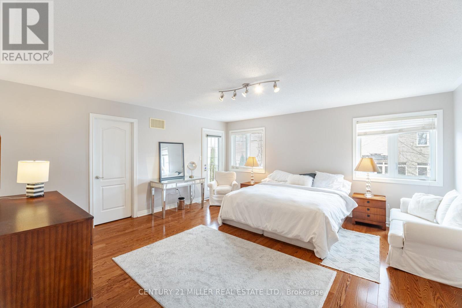 2098 Wildfel Way, Oakville, Ontario  L6M 0E2 - Photo 28 - W12950454