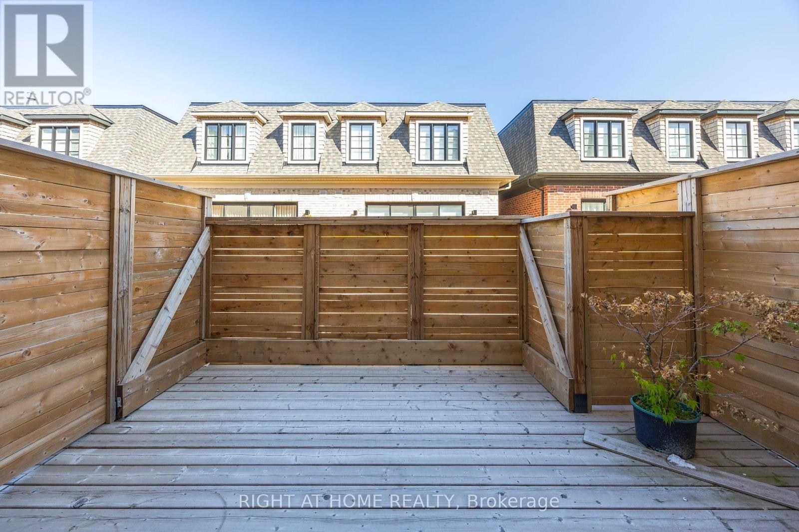 21 - 10 Lunar Crescent, Mississauga, Ontario  L5M 2P6 - Photo 11 - W12950528