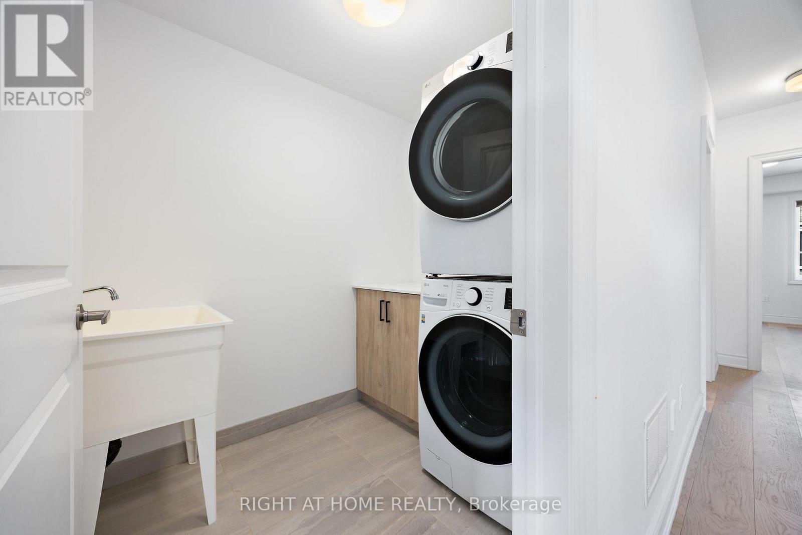 21 - 10 Lunar Crescent, Mississauga, Ontario  L5M 2P6 - Photo 17 - W12950528