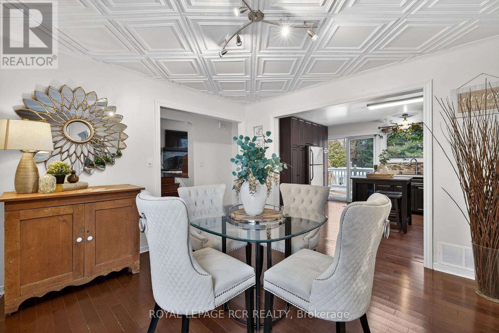 11 Hilltop Drive, Caledon, Ontario  L7C 1K7 - Photo 13 - W12950534