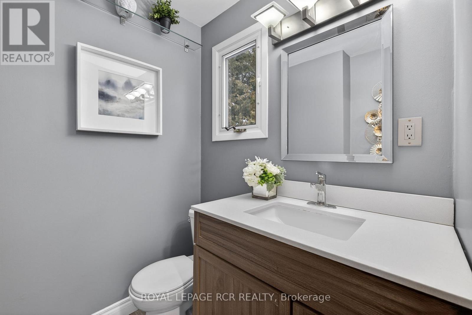 11 Hilltop Drive, Caledon, Ontario  L7C 1K7 - Photo 20 - W12950534