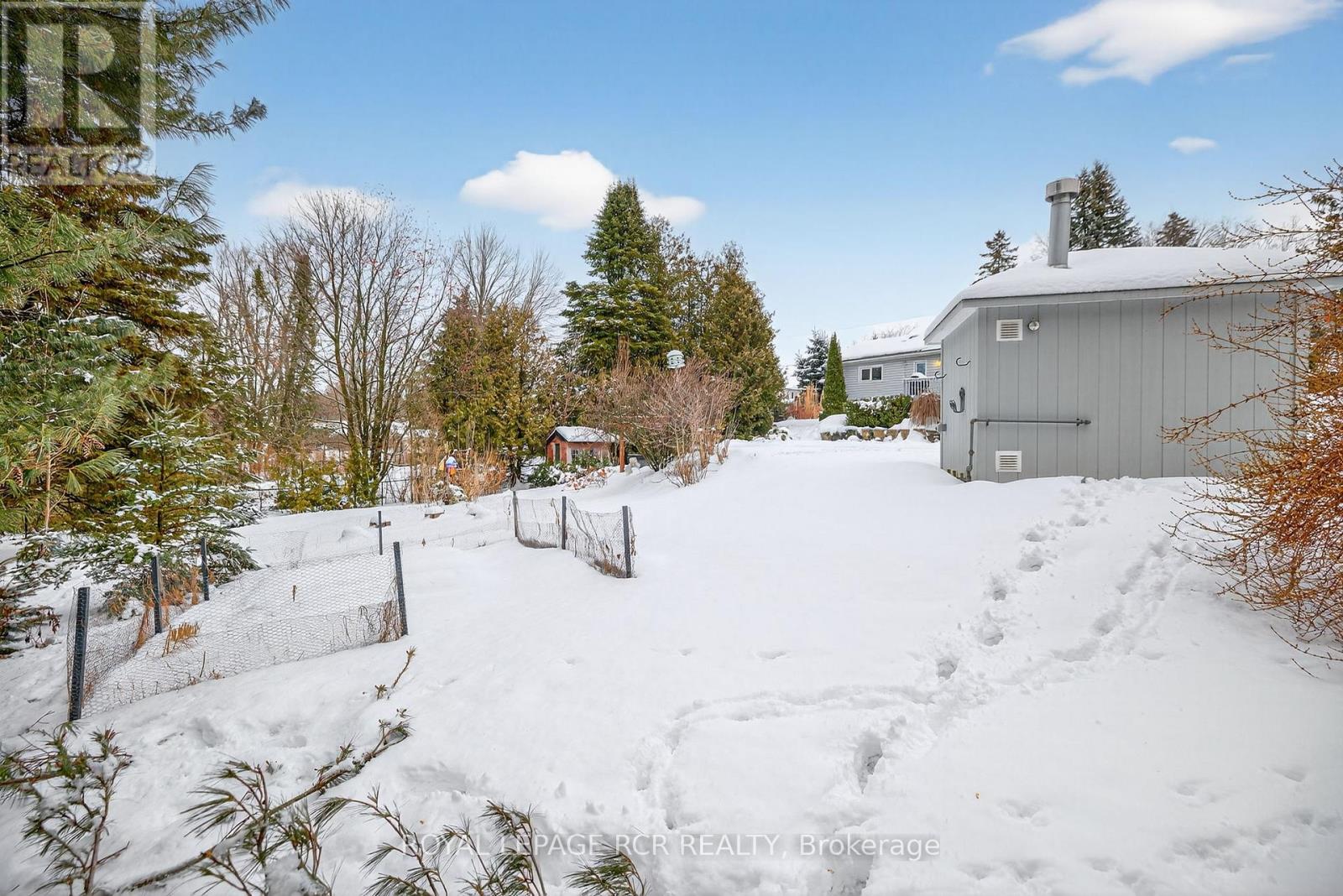 11 Hilltop Drive, Caledon, Ontario  L7C 1K7 - Photo 32 - W12950534