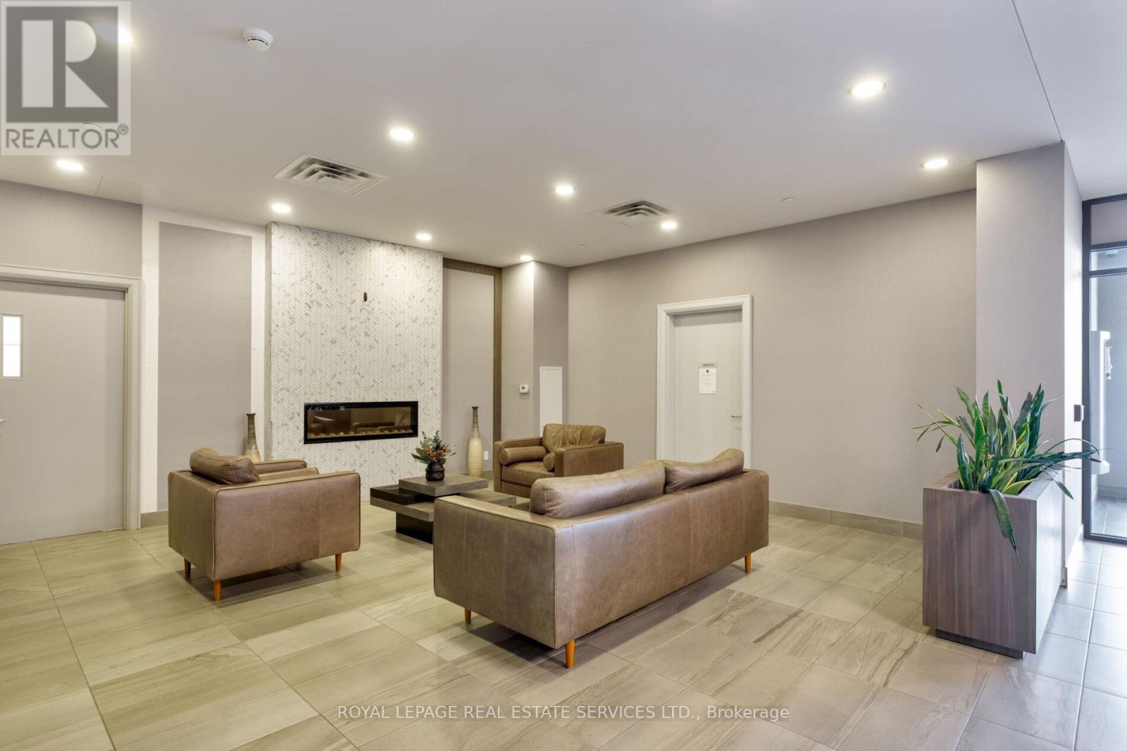 420 - 150 Oak Park Boulevard, Oakville, Ontario  L6H 3P2 - Photo 23 - W12950536